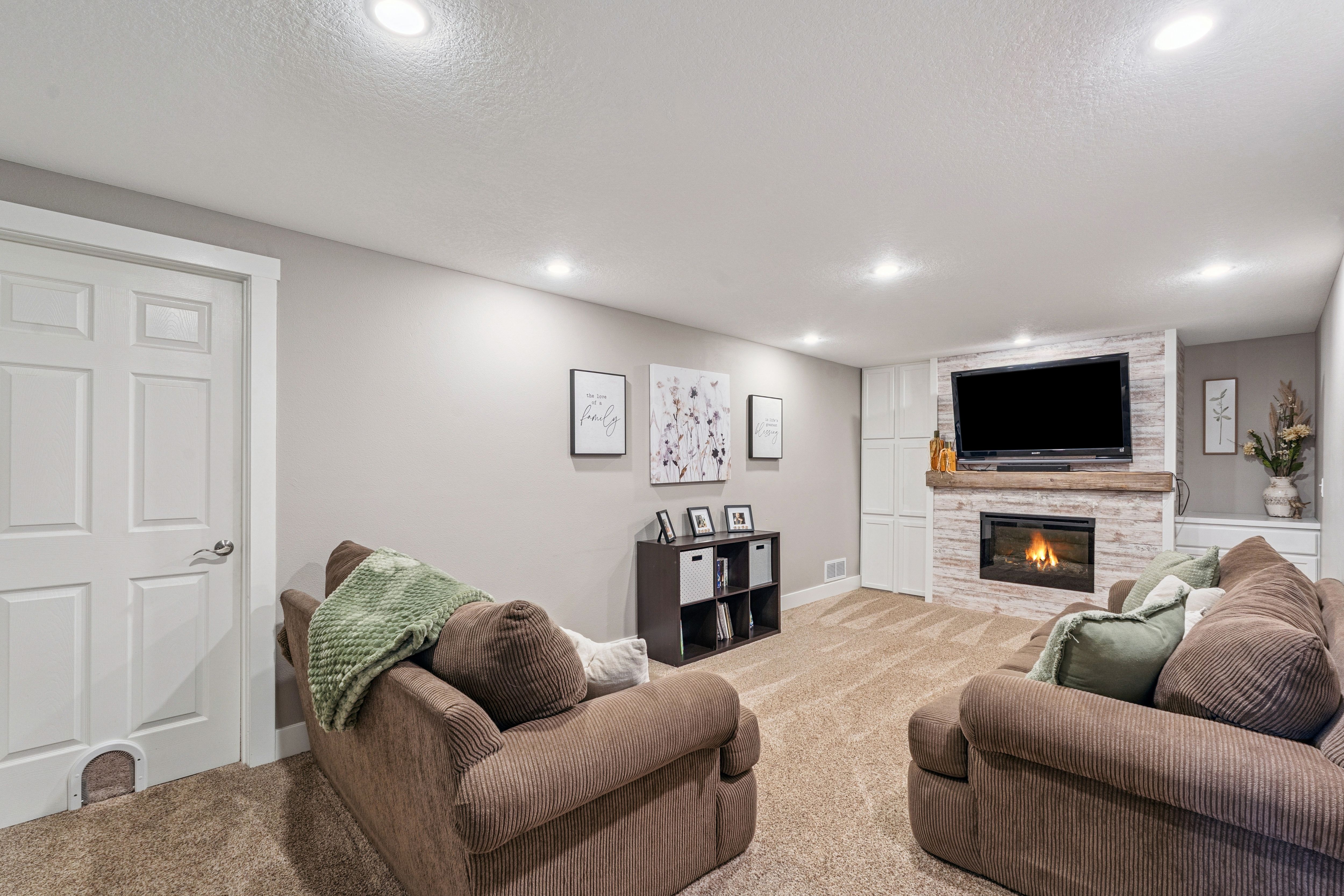 Listing Photo: 14-140 16437 173rd Ave